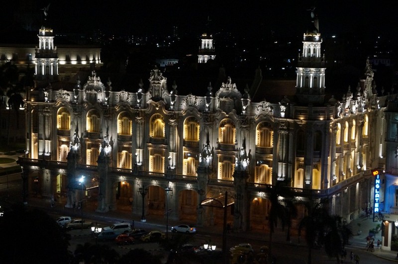 Habana de Noche . Habana Nocturna .