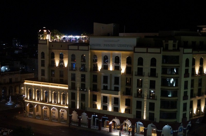 Habana de Noche . Habana Nocturna .