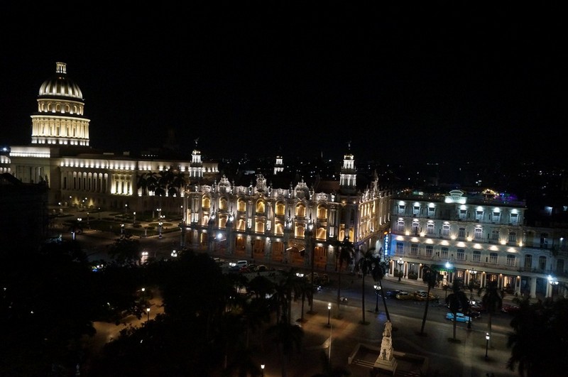 Habana de Noche . Habana Nocturna .