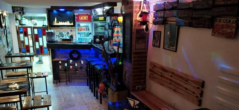 Bar de tapas LAcret 559 . Santoz Suárez. 10 de Octubre