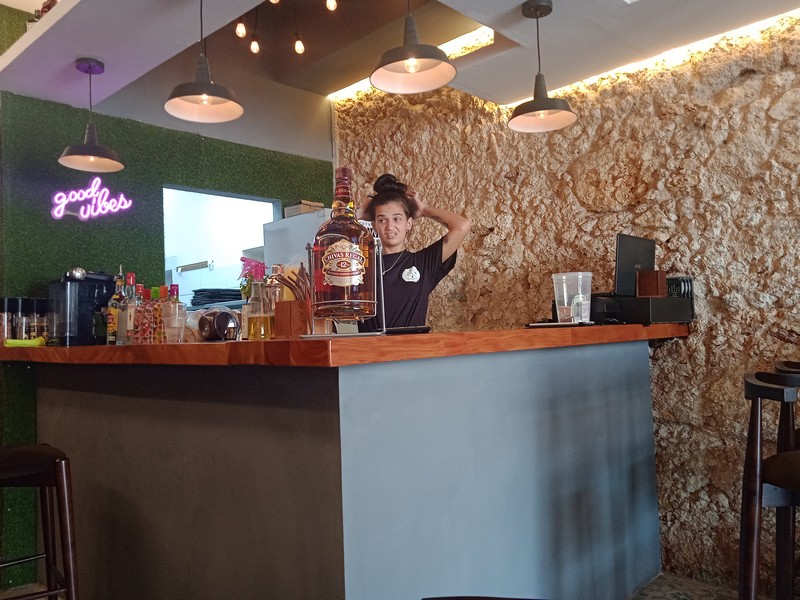 San Rafael 1051. Hamburguesera . Centro Habana . Tacos .Sandwishs