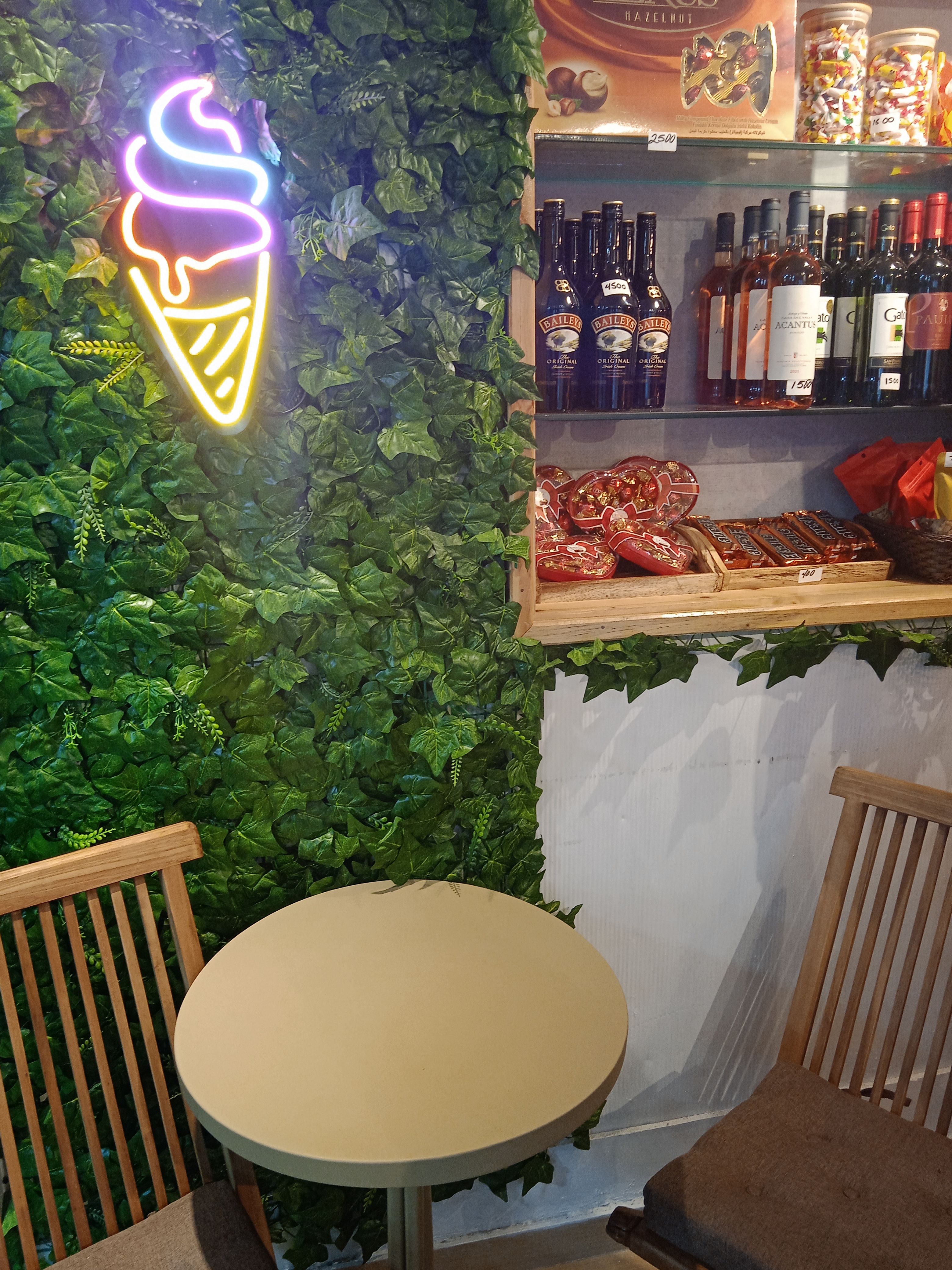 Burguer Joe. Dulcería en el Mónaco. La Víbora. !0 de Octubre .La Habana